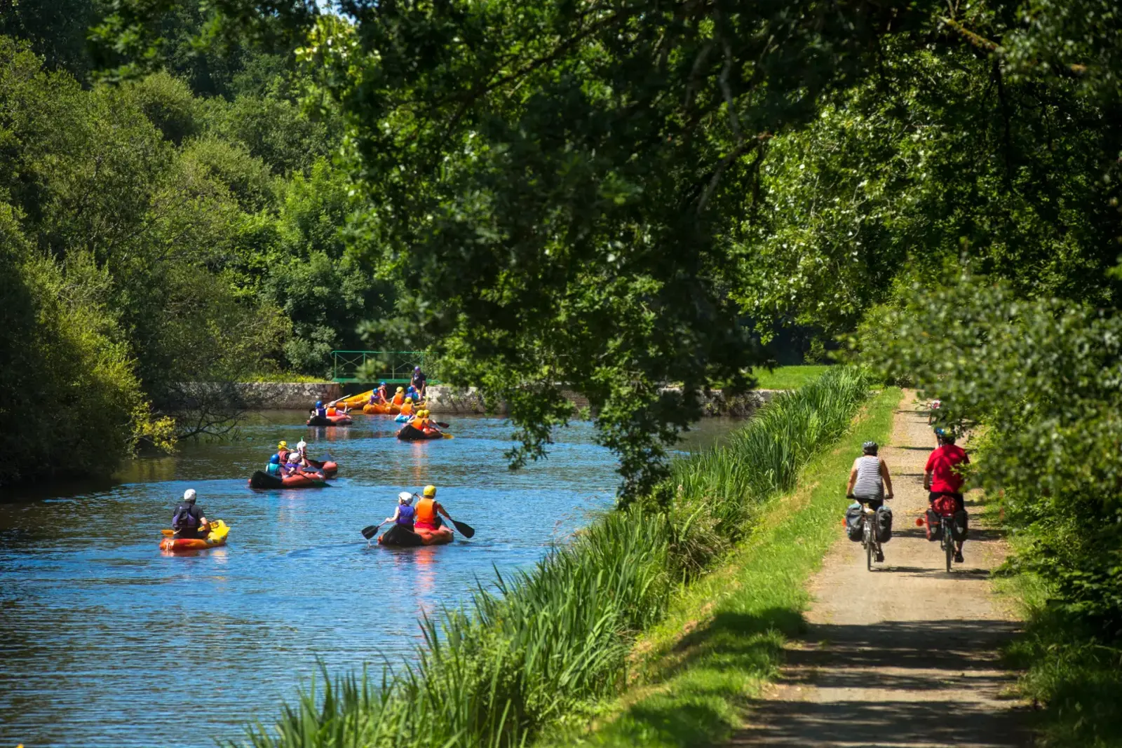 Le canal de Nantes à Brest à vélo