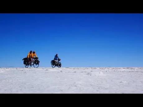 Tour du monde à vélo  -  23 000 km en 3 minutes !